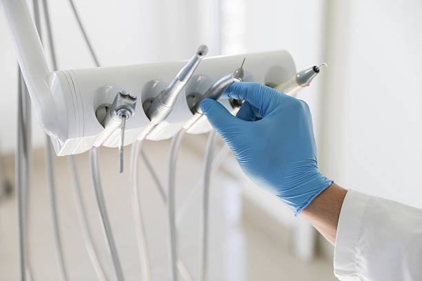 Professional Tooth Extraction technician working in Edinburg, TX